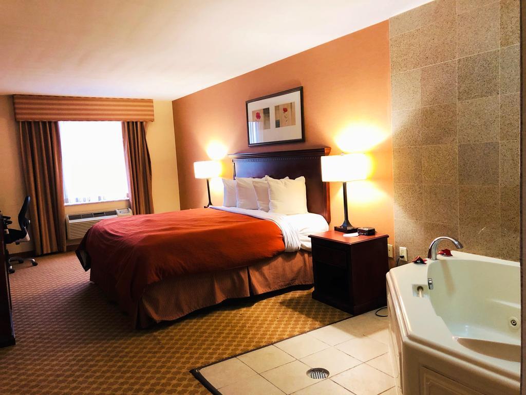 Queens County Inn And Suites New York Exterior foto